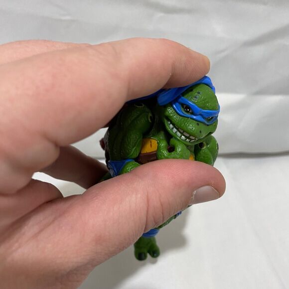TMNT Leonardo 1992 4” Rubber Action Figure Playmates Vintage Movie Toy - Picture 3 of 7